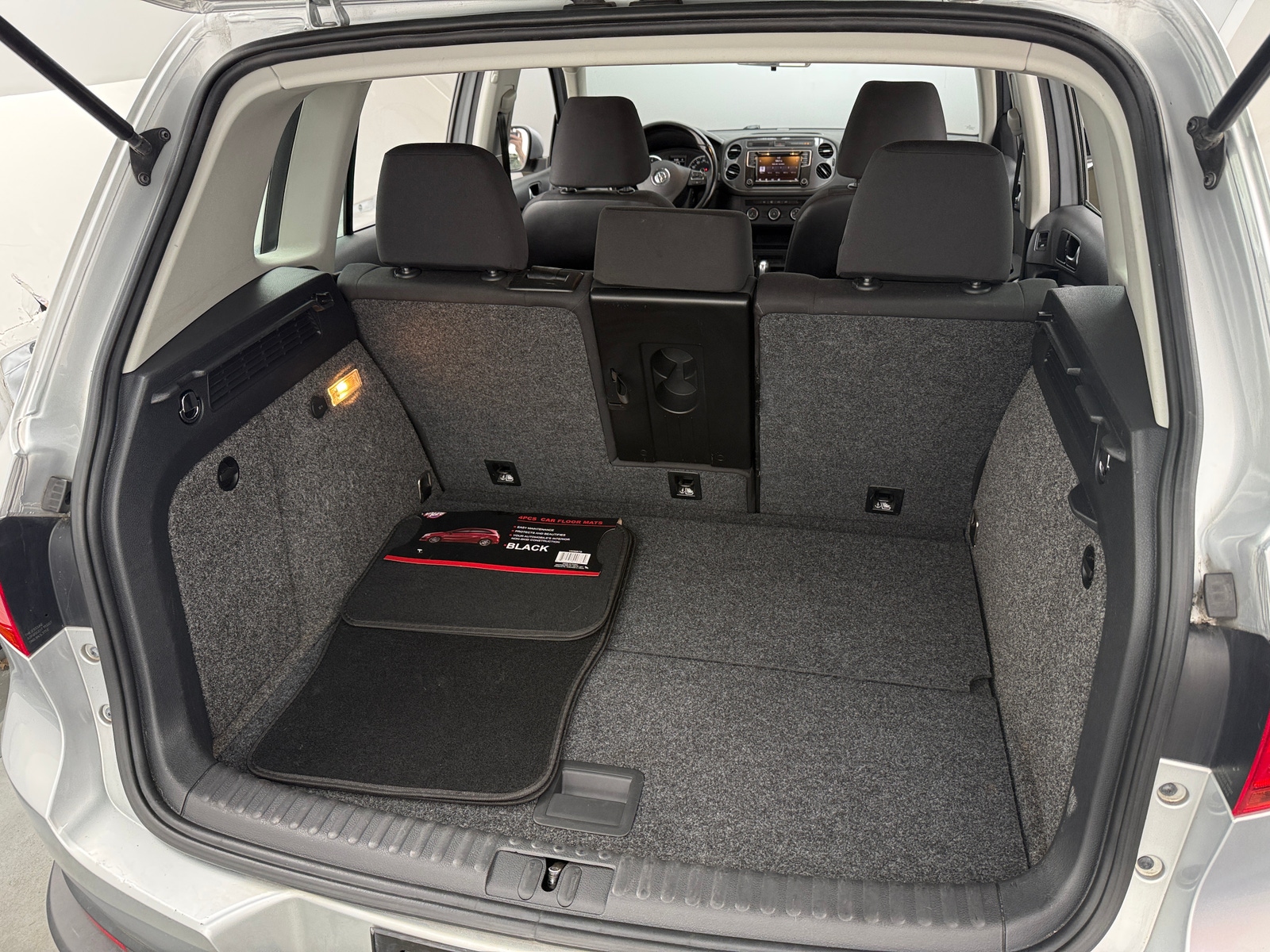 Thumbnail: 2018 Volkswagen Tiguan - 7