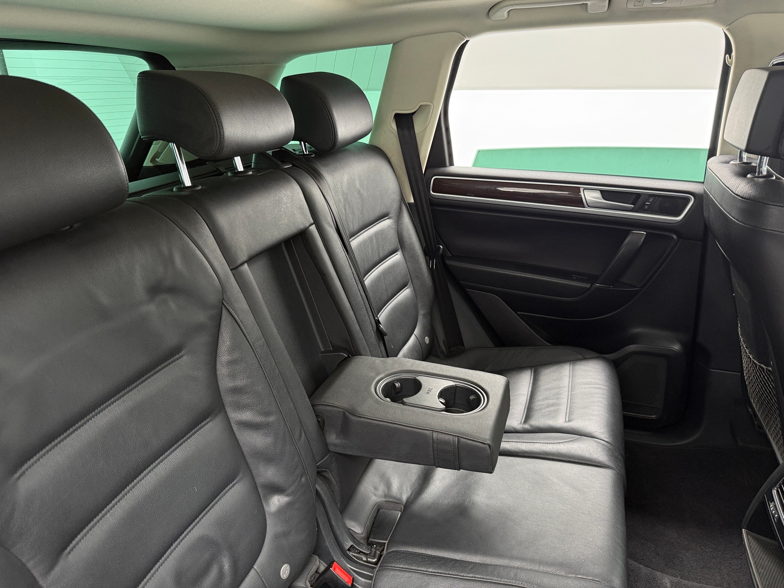 Thumbnail: 2016 Volkswagen Touareg - 6