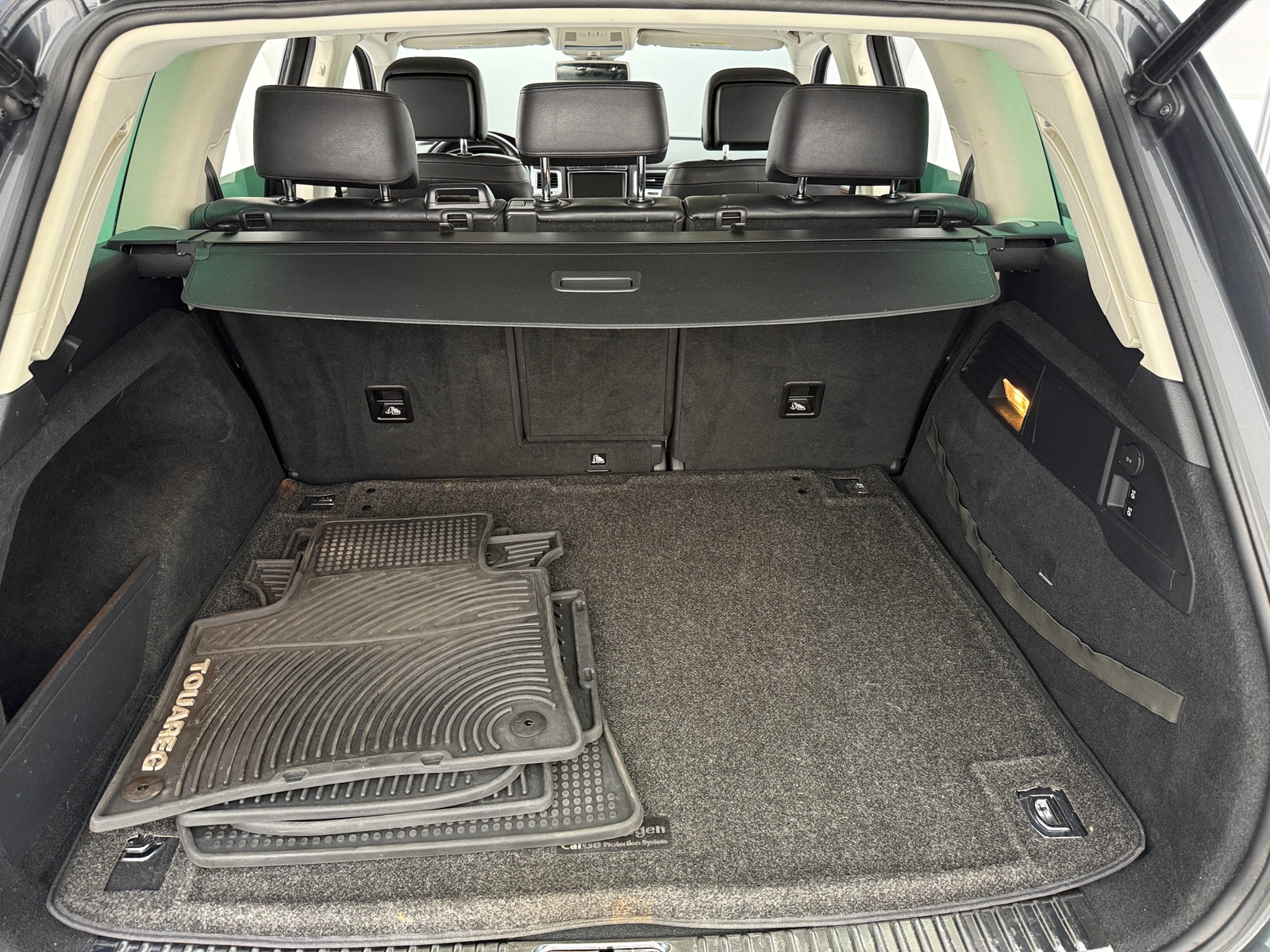 Thumbnail: 2016 Volkswagen Touareg - 7