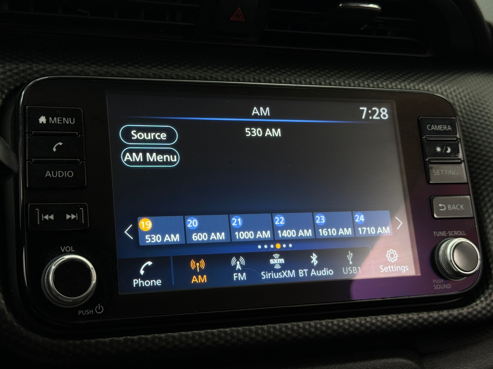 Thumbnail: 2022 Nissan Kicks - 4