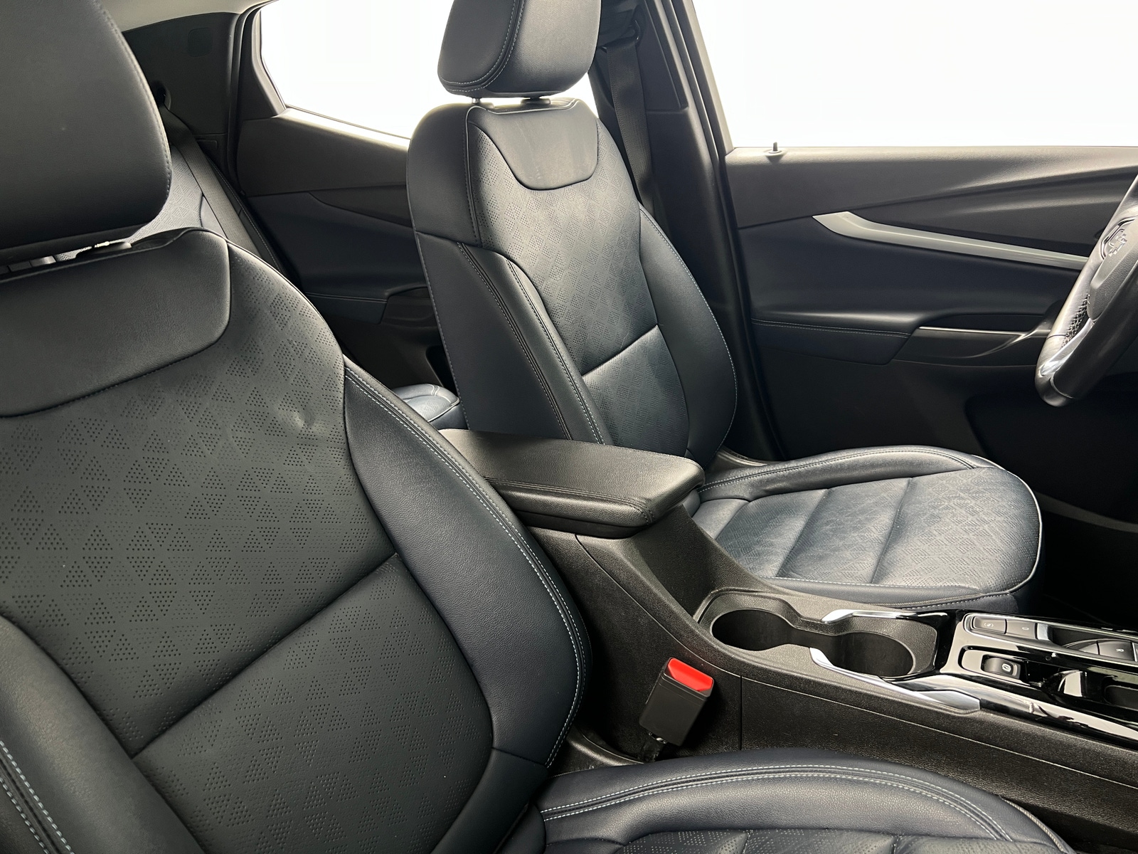 Thumbnail: 2023 Chevrolet Bolt EUV - 2