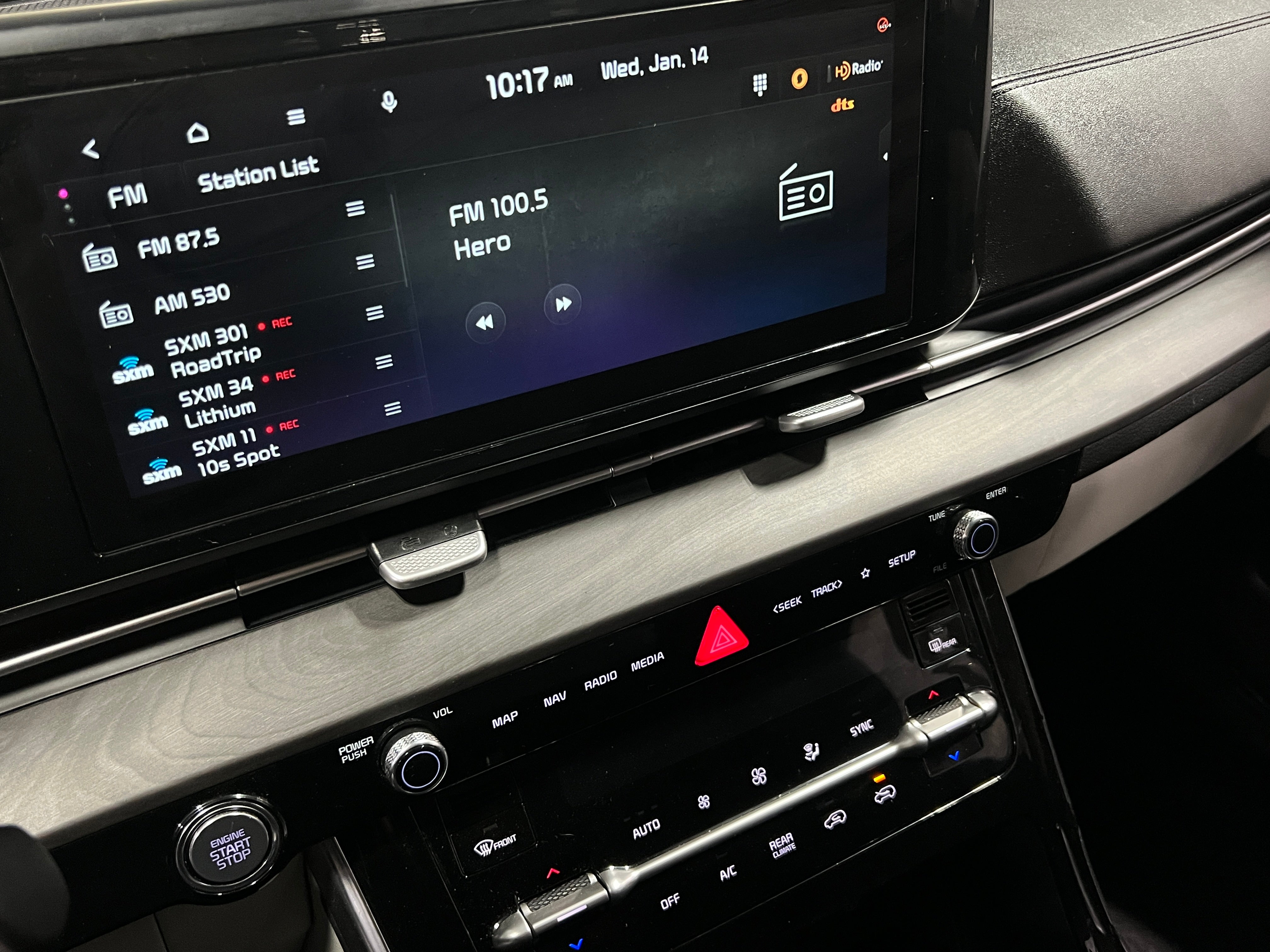 Thumbnail: 2022 Kia Carnival - 3