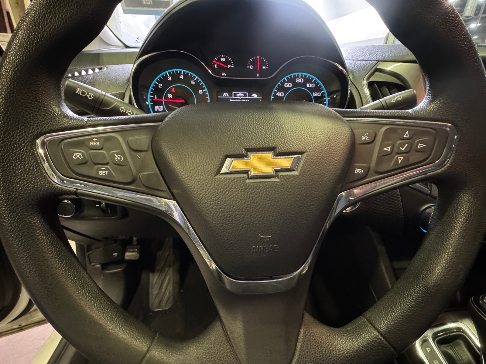 Thumbnail: 2017 Chevrolet Cruze - 5