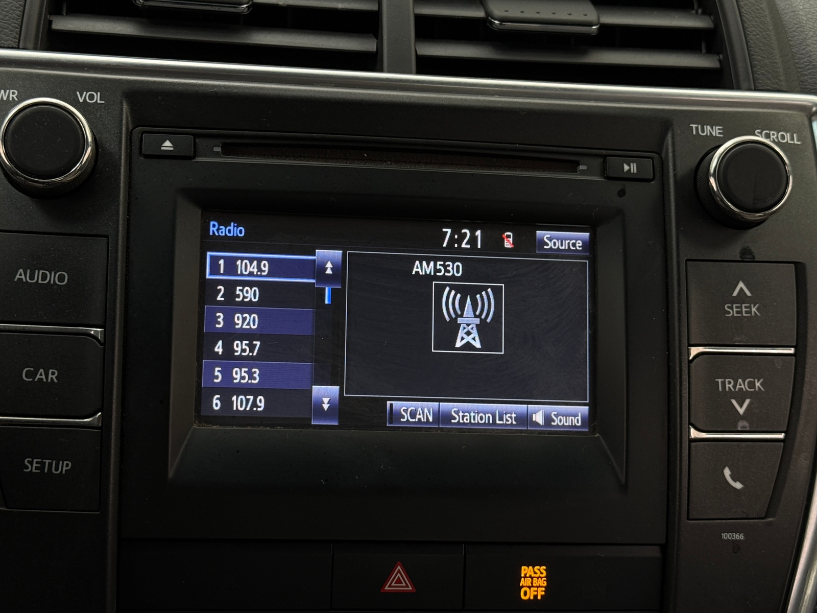 Thumbnail: 2015 Toyota Camry - 4