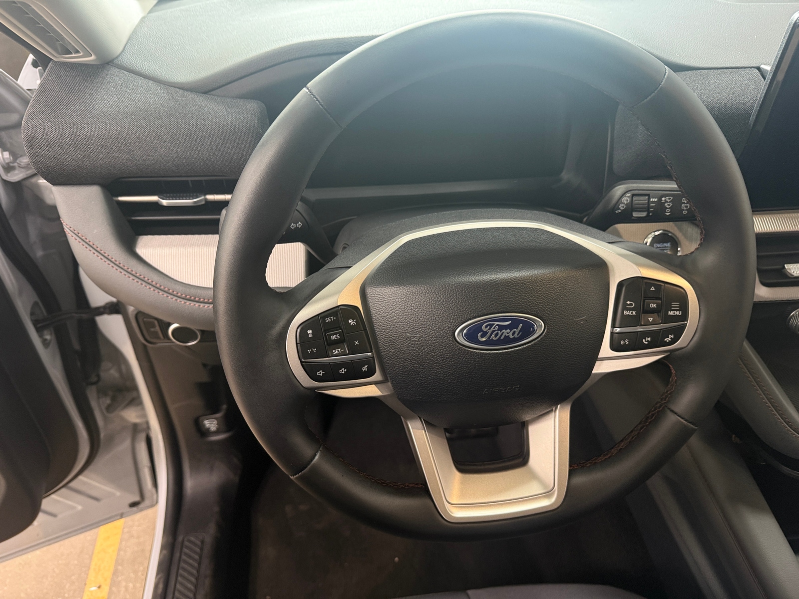 Thumbnail: 2025 Ford Explorer - 5