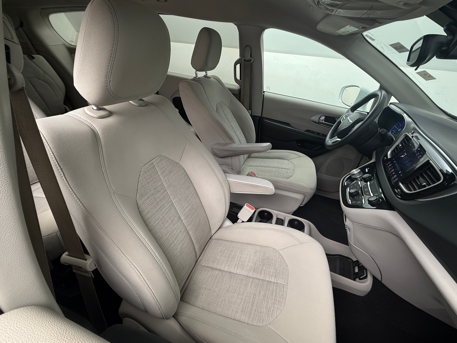 Thumbnail: 2018 Chrysler Pacifica - 2