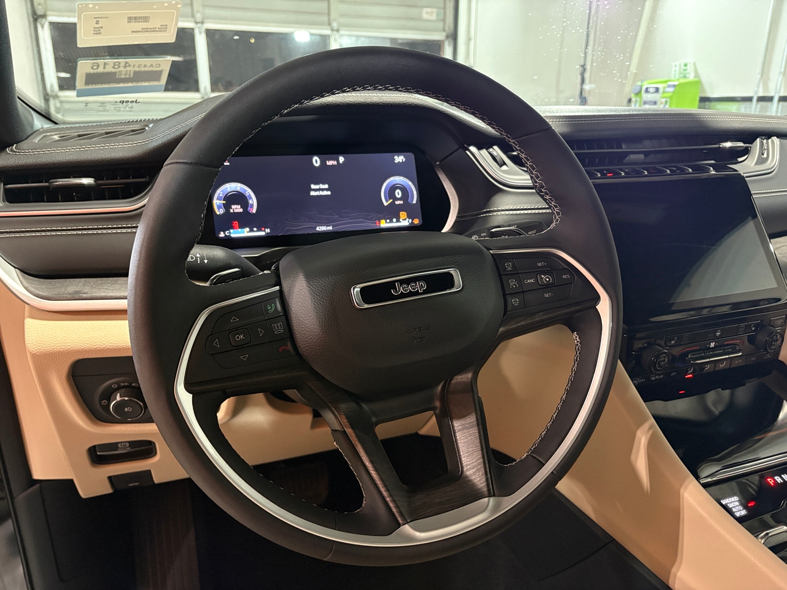 Thumbnail: 2024 Jeep Grand Cherokee - 4