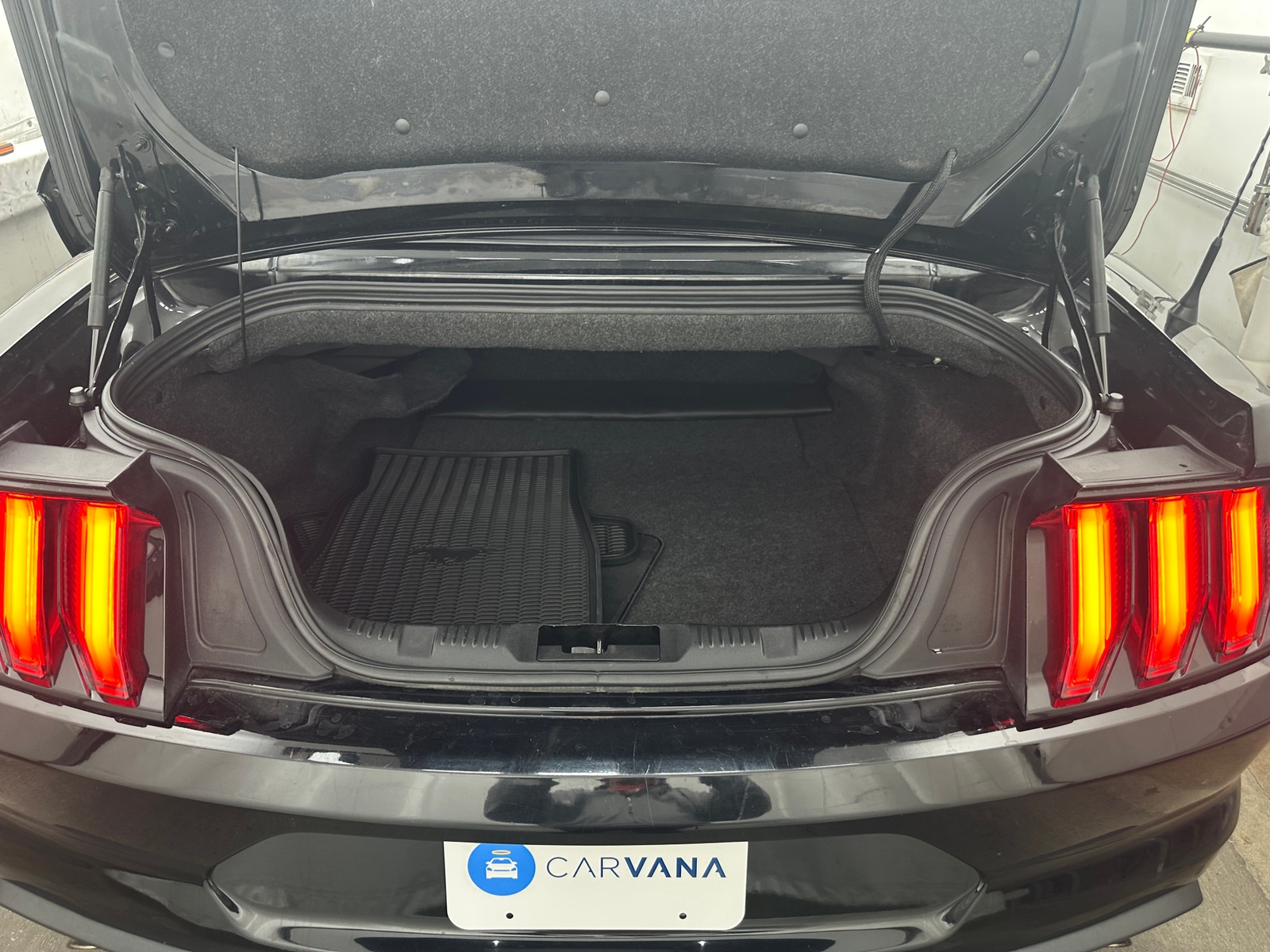 Thumbnail: 2022 Ford Mustang - 7