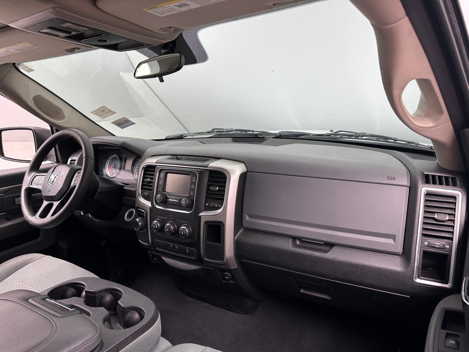 Thumbnail: 2019 RAM 1500 Classic - 3