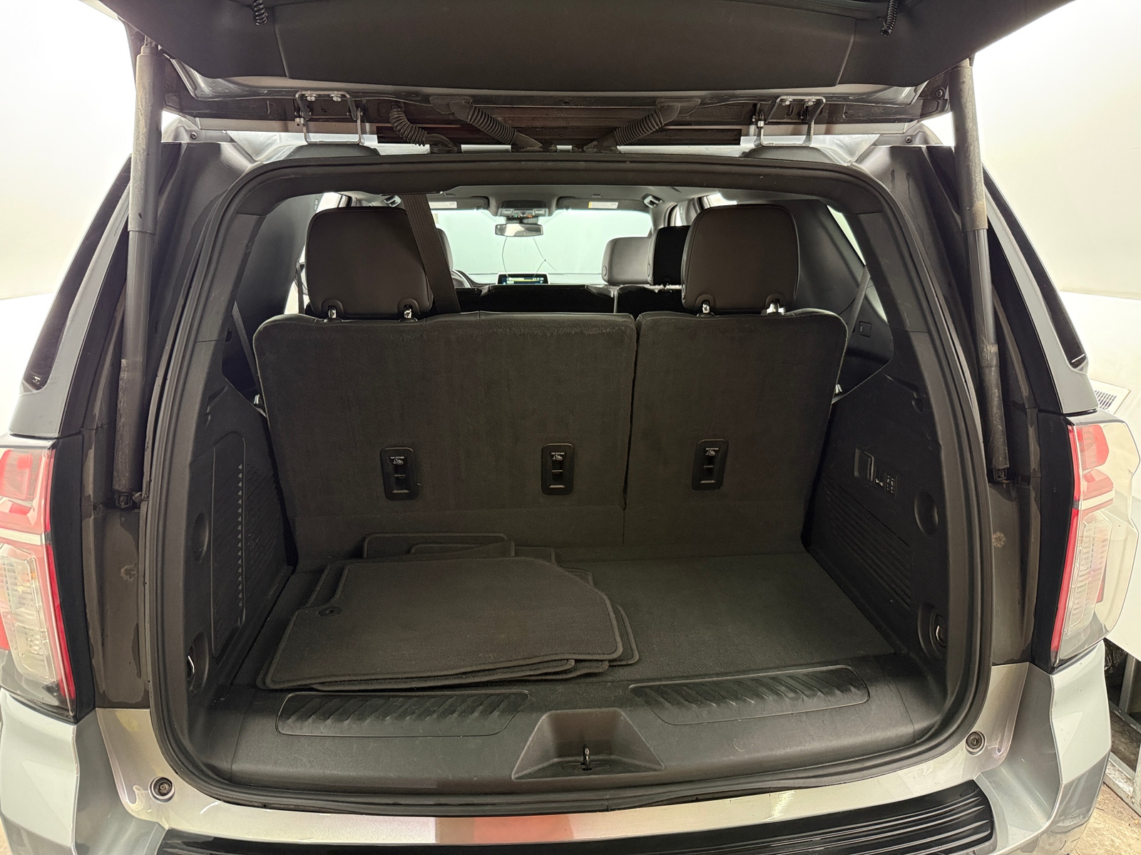 Thumbnail: 2024 Chevrolet Tahoe - 6