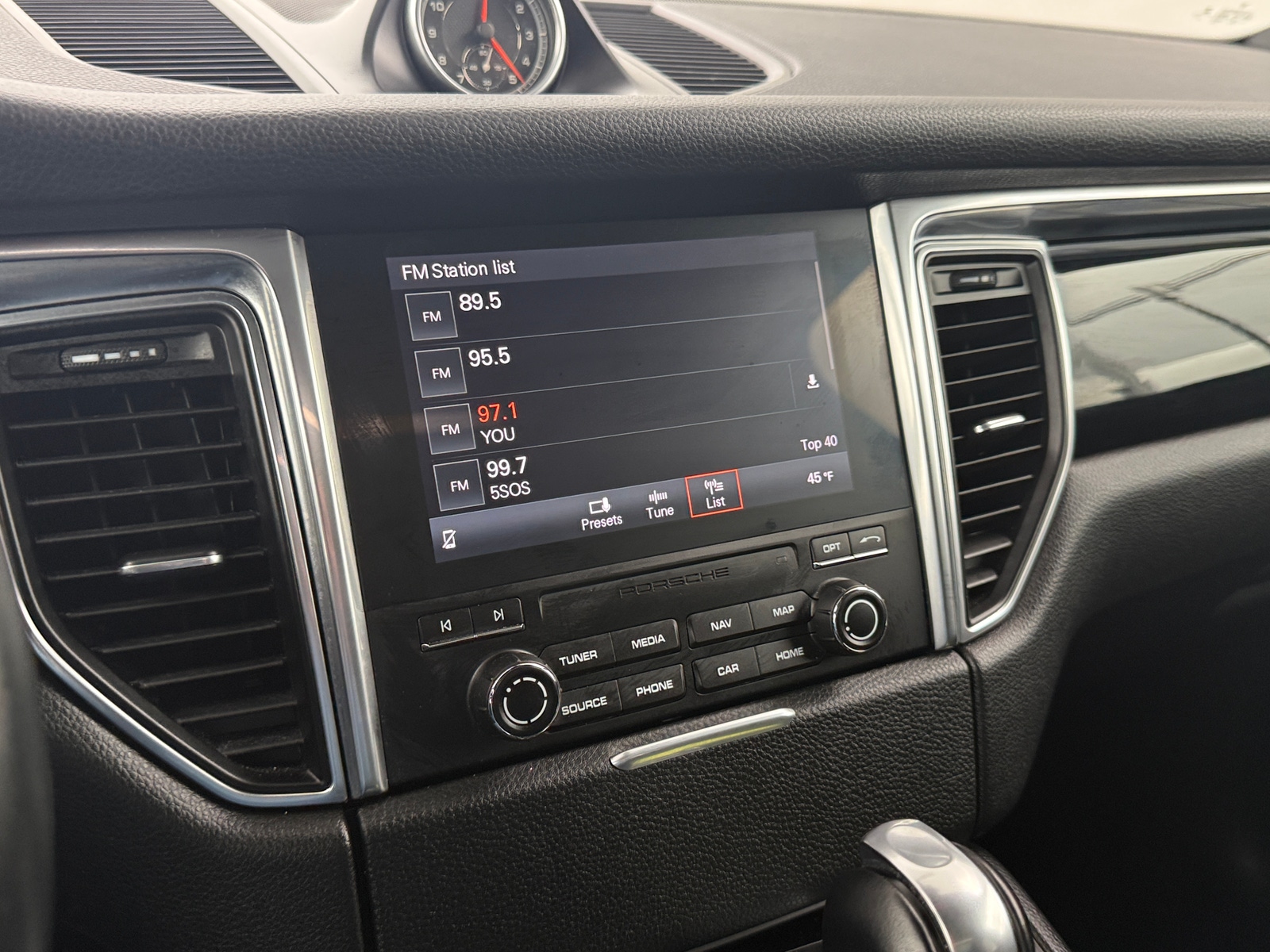 Thumbnail: 2018 Porsche Macan - 3