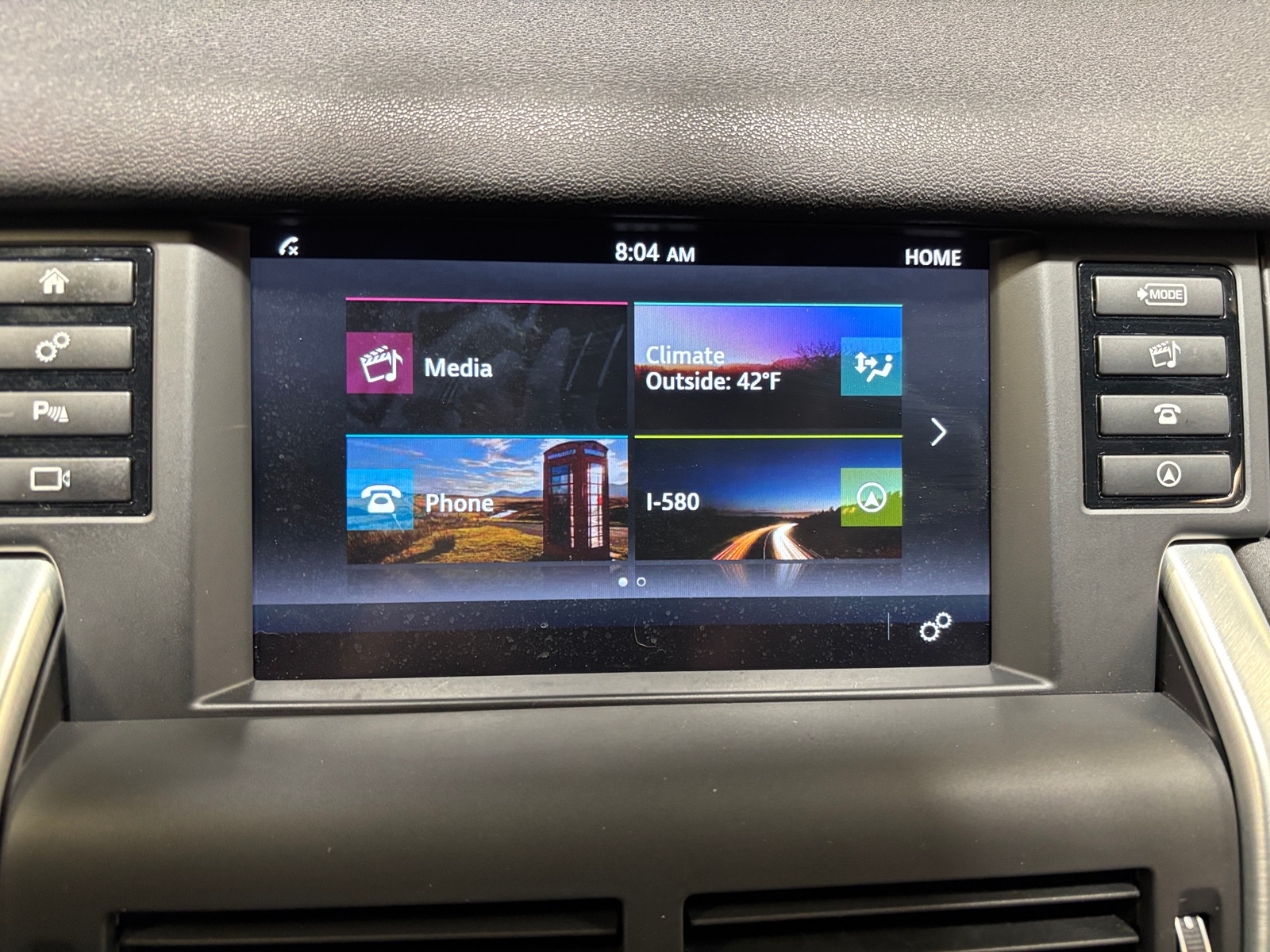 Thumbnail: 2016 Land Rover Discovery Sport - 3