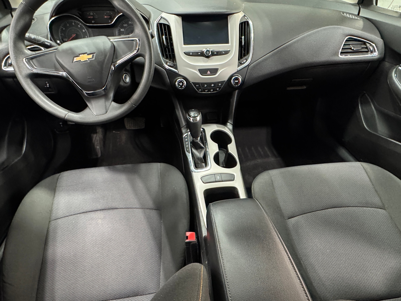 Thumbnail: 2018 Chevrolet Cruze - 3