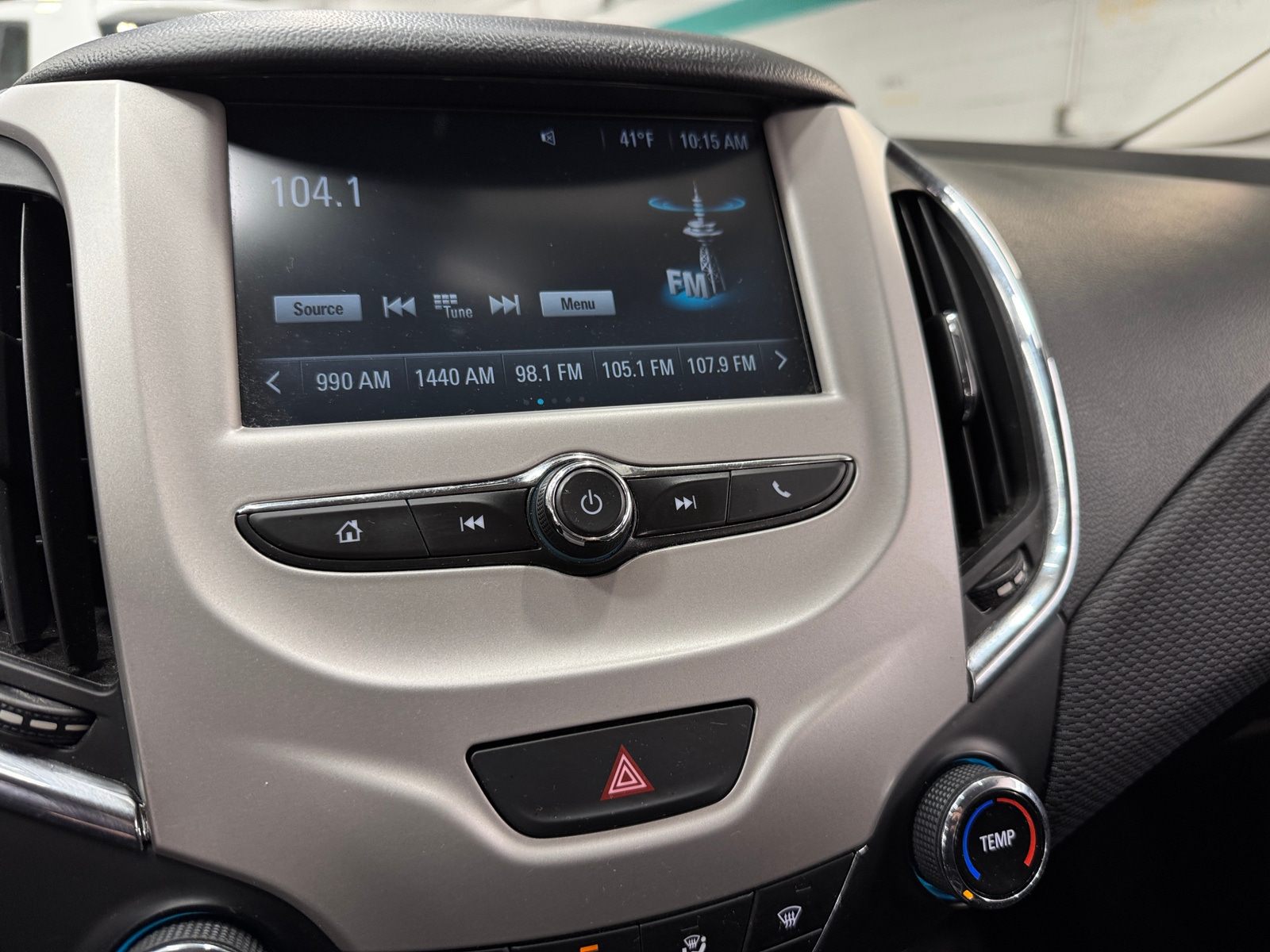 Thumbnail: 2018 Chevrolet Cruze - 4