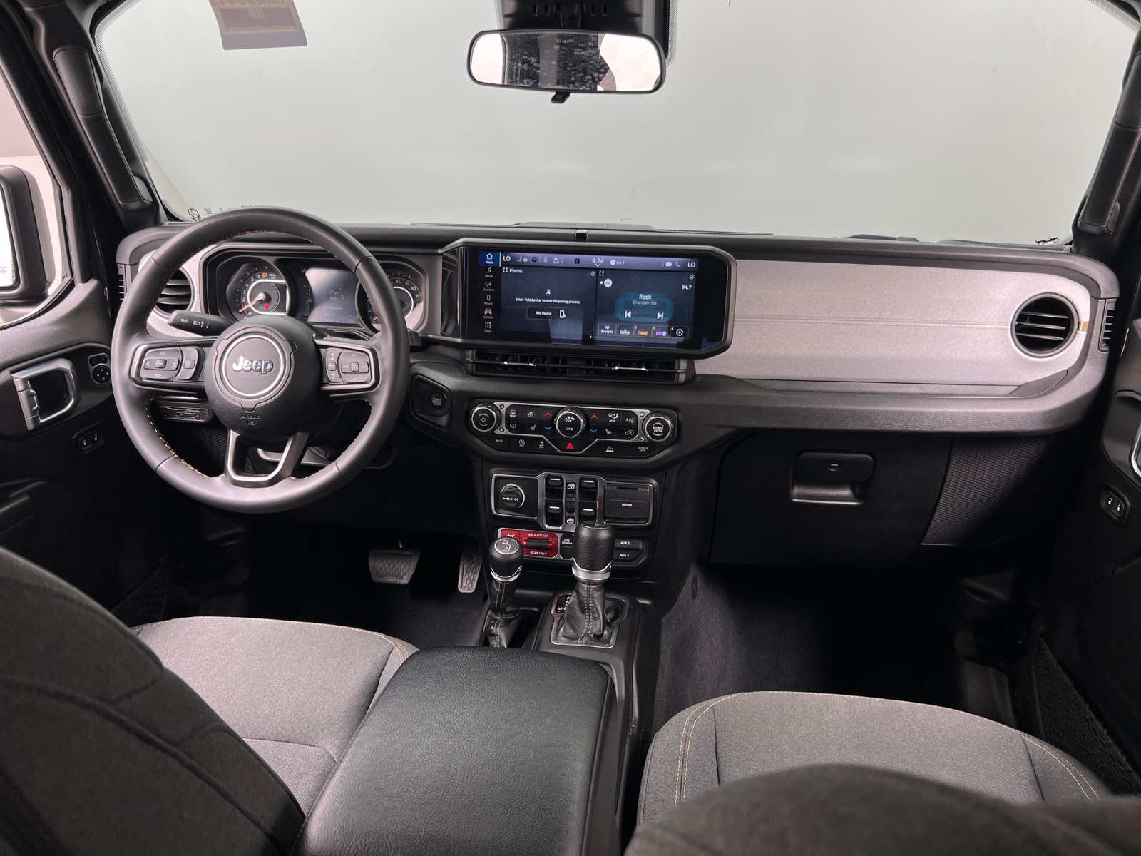 Thumbnail: 2024 Jeep Gladiator - 3