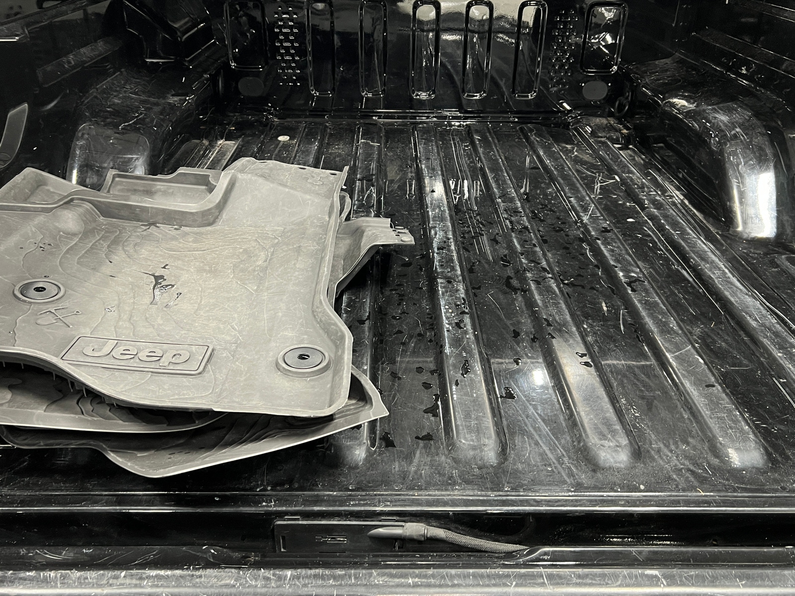 Thumbnail: 2024 Jeep Gladiator - 7