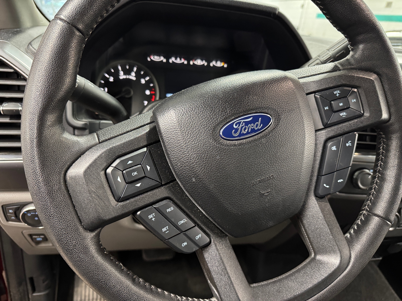 Thumbnail: 2019 Ford Econoline - 5