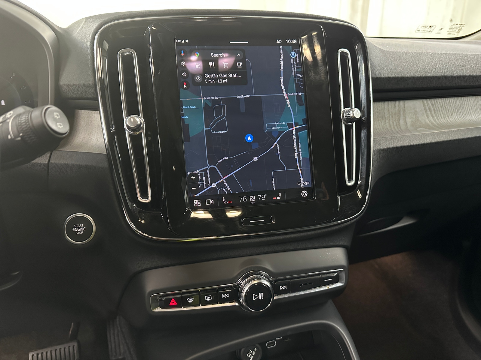 Thumbnail: 2025 Volvo XC40 - 3