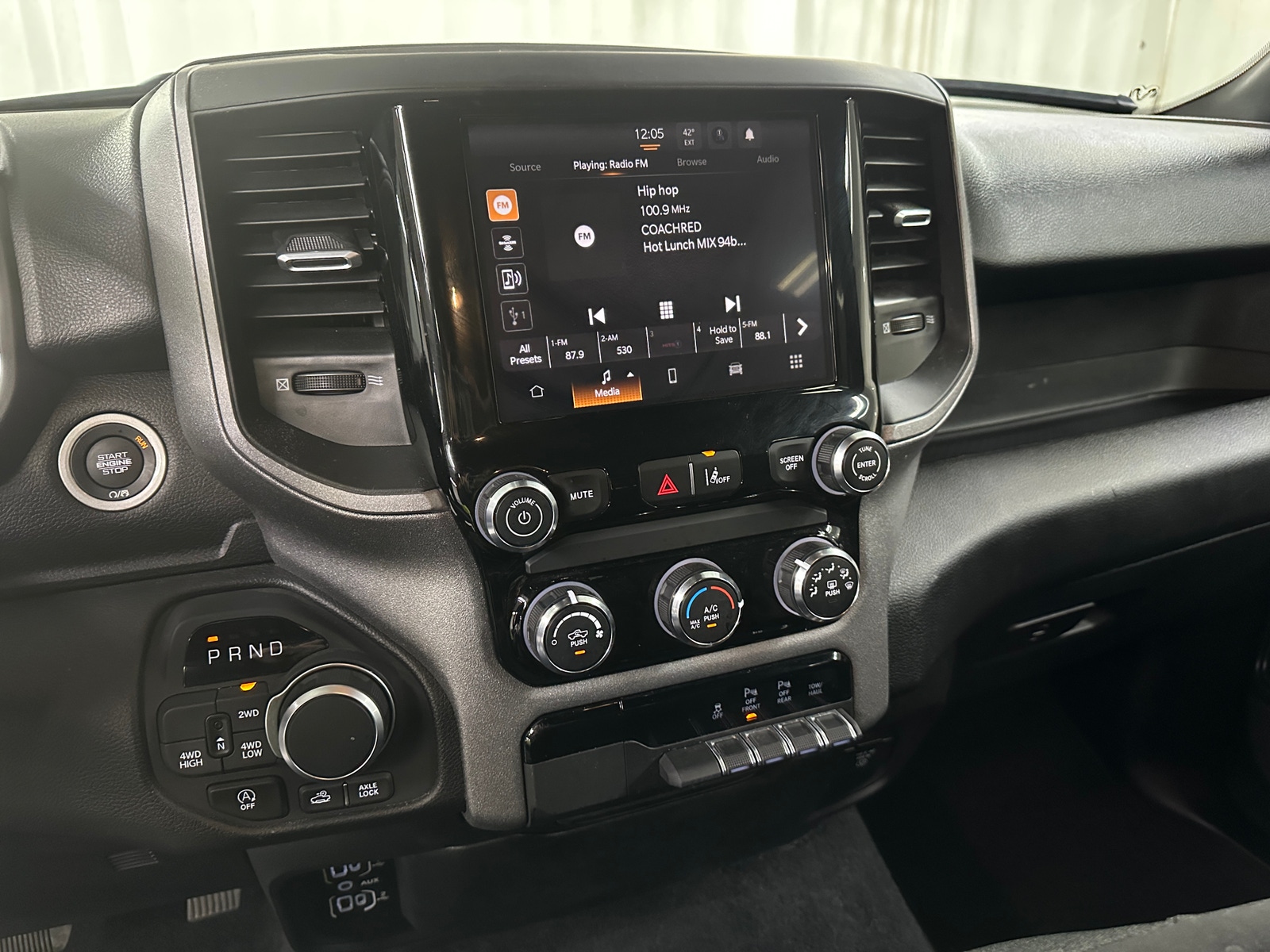 Thumbnail: 2025 RAM 1500 - 4