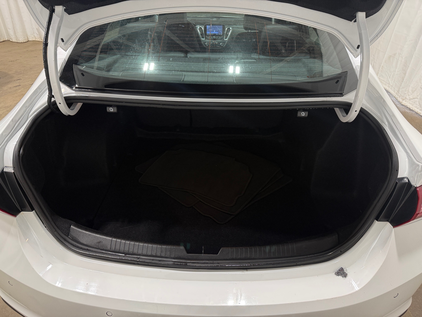 Thumbnail: 2024 Chevrolet Malibu - 6