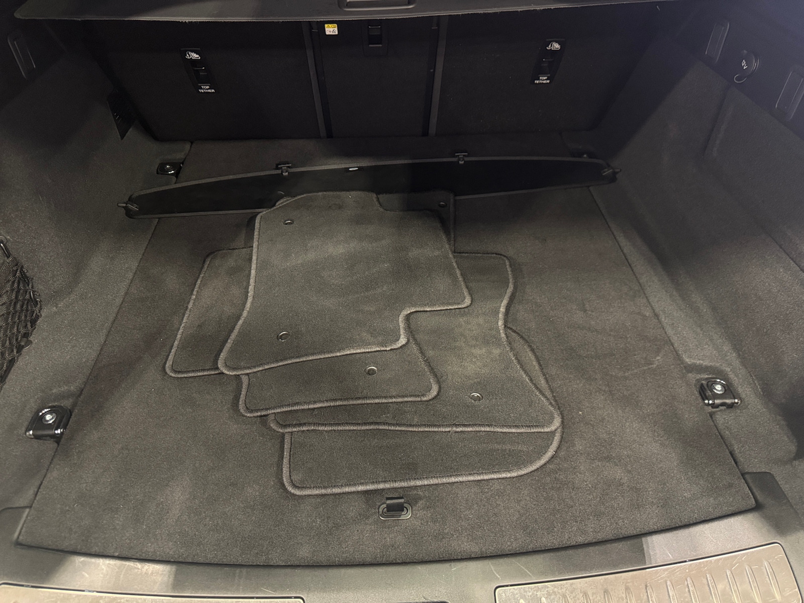 Thumbnail: 2025 Land Rover Range Rover Velar - 6