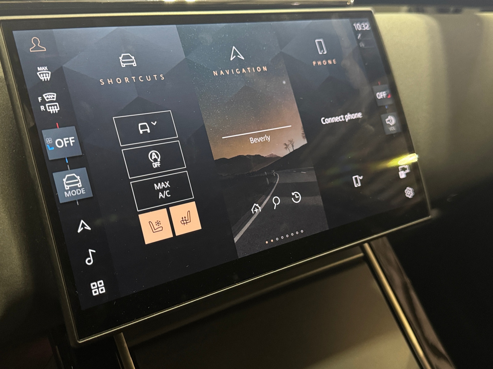 Thumbnail: 2025 Land Rover Range Rover Velar - 3