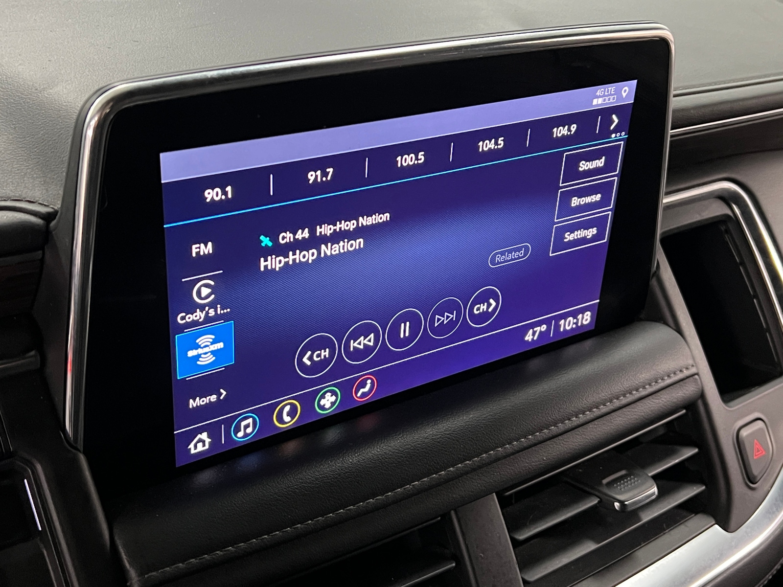 Thumbnail: 2021 Chevrolet Suburban - 4