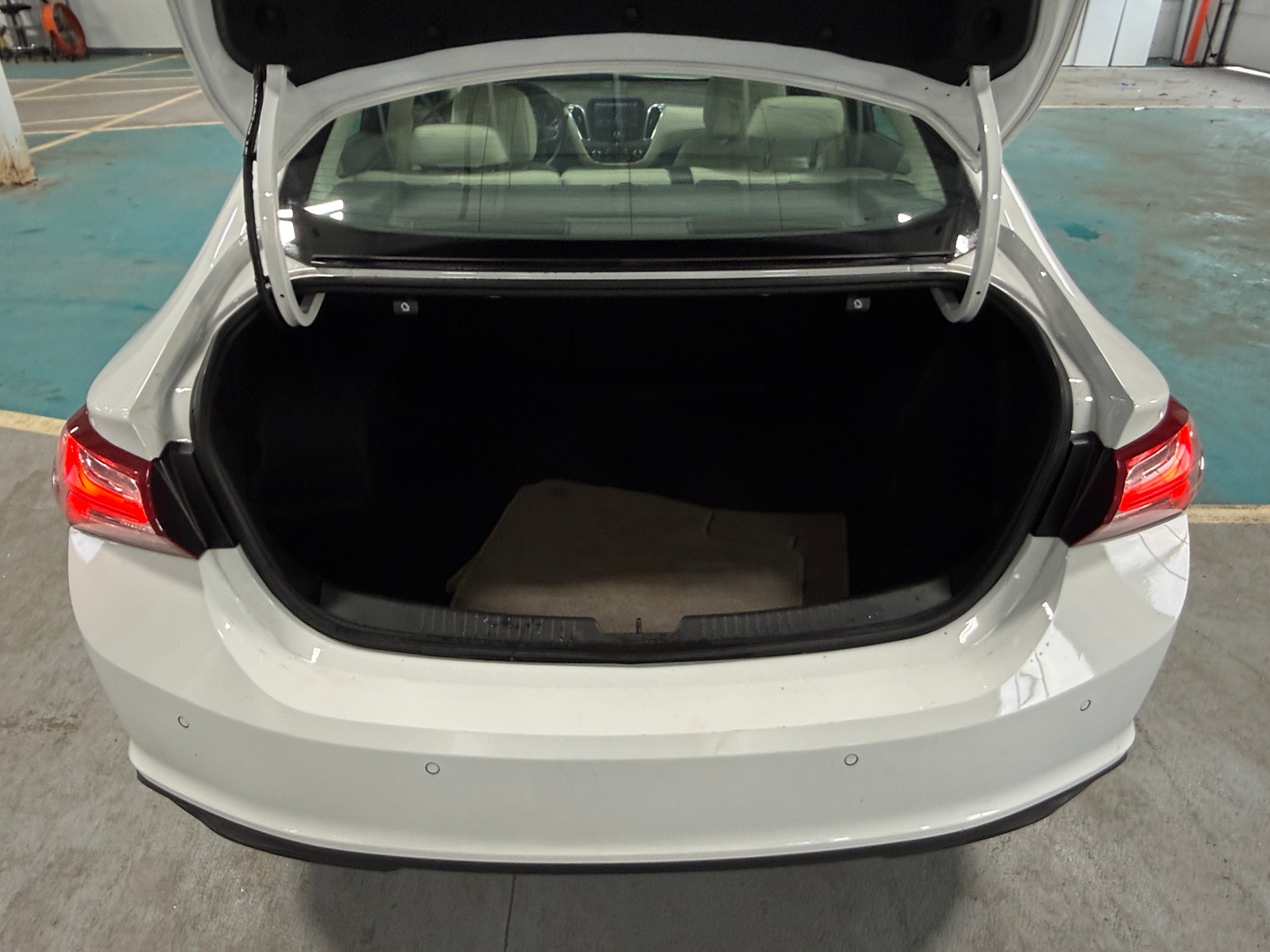 Thumbnail: 2024 Chevrolet Malibu - 6