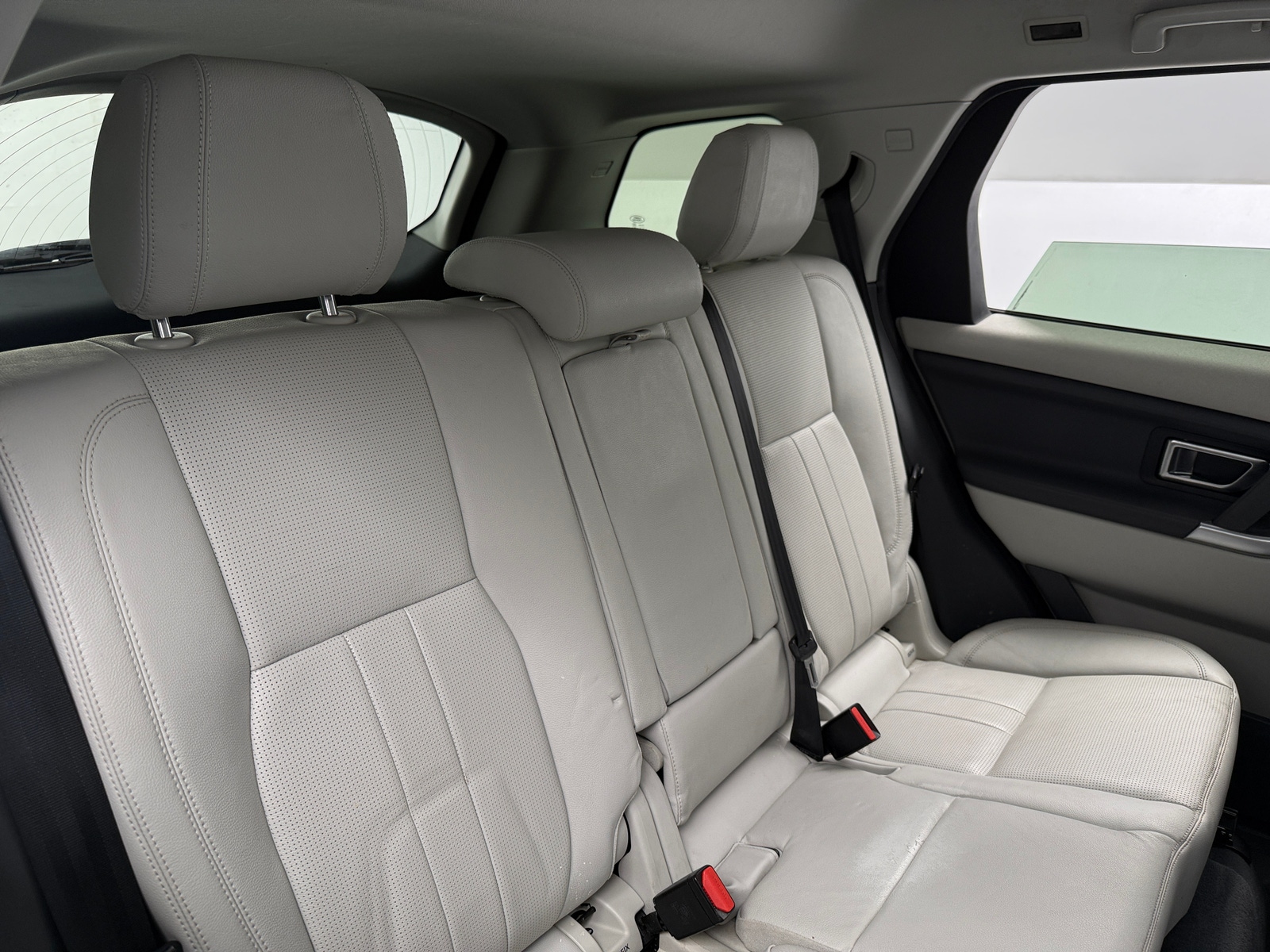 Thumbnail: 2018 Land Rover Discovery Sport - 5