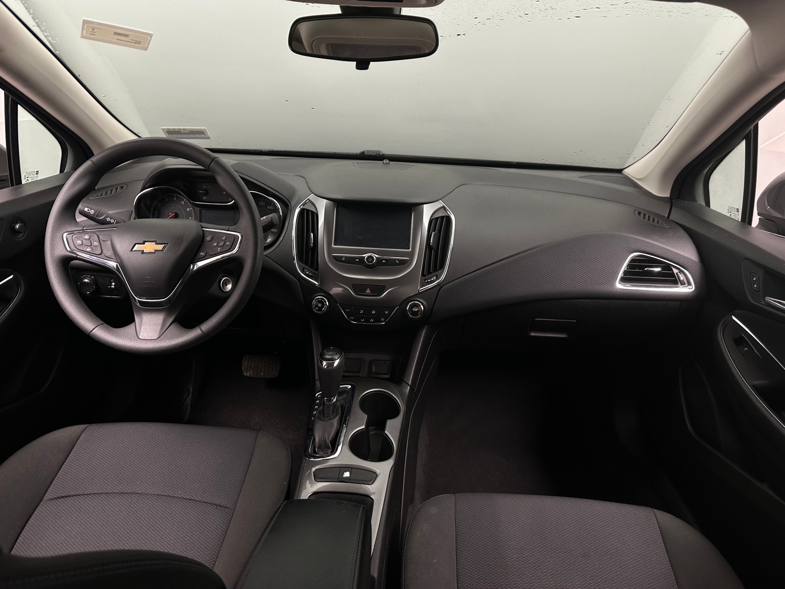 Thumbnail: 2018 Chevrolet Cruze - 3