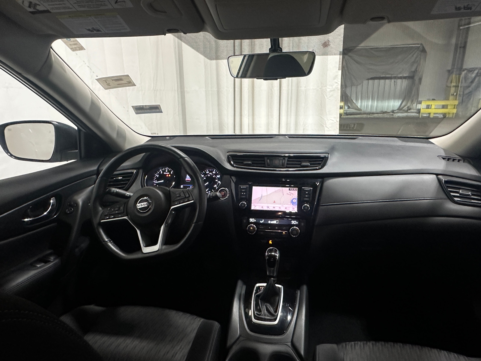 Thumbnail: 2018 Nissan Rogue - 3