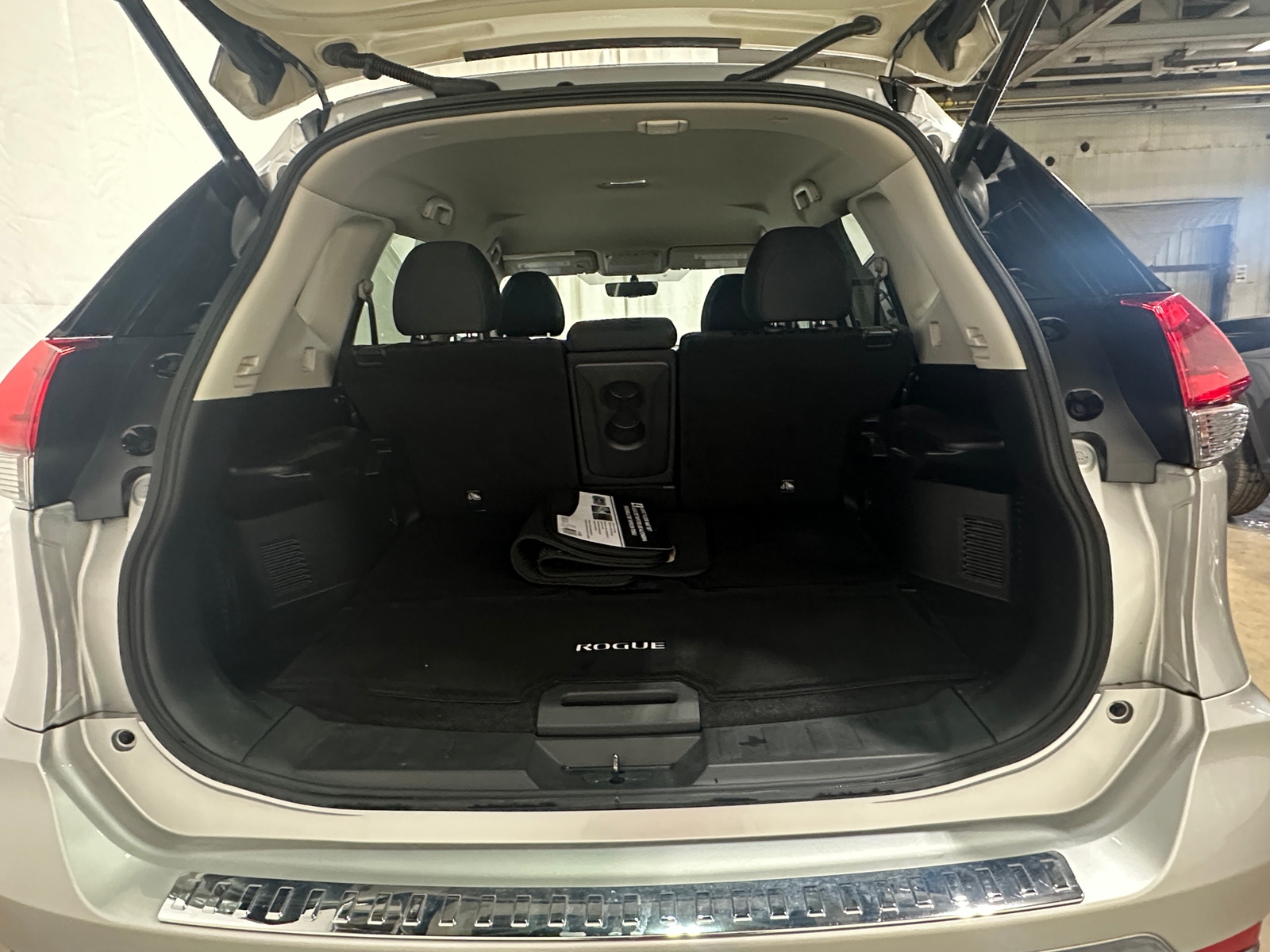 Thumbnail: 2018 Nissan Rogue - 7