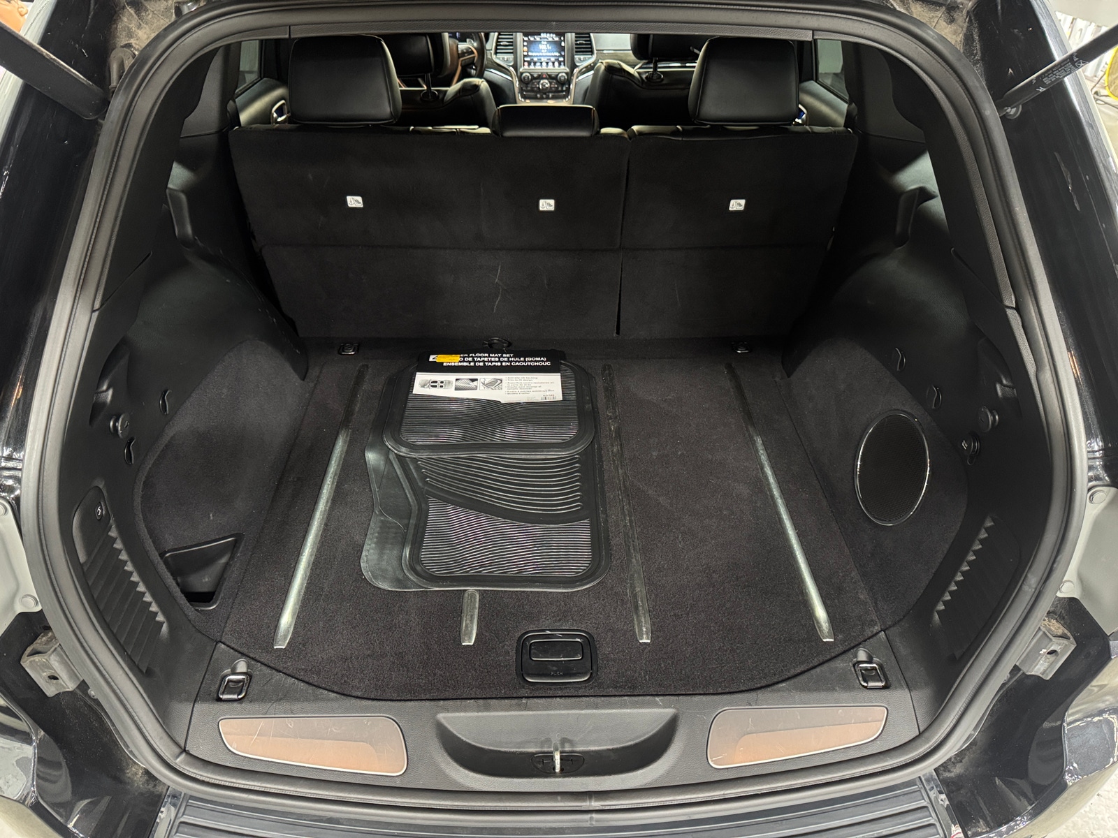 Thumbnail: 2015 Jeep Grand Cherokee - 6