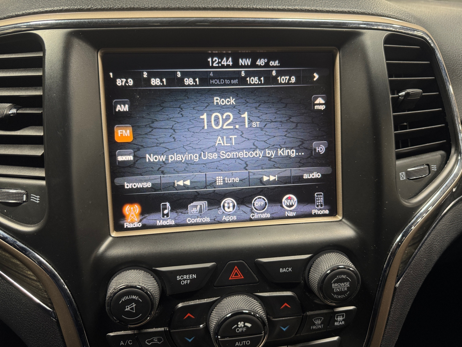 Thumbnail: 2015 Jeep Grand Cherokee - 3