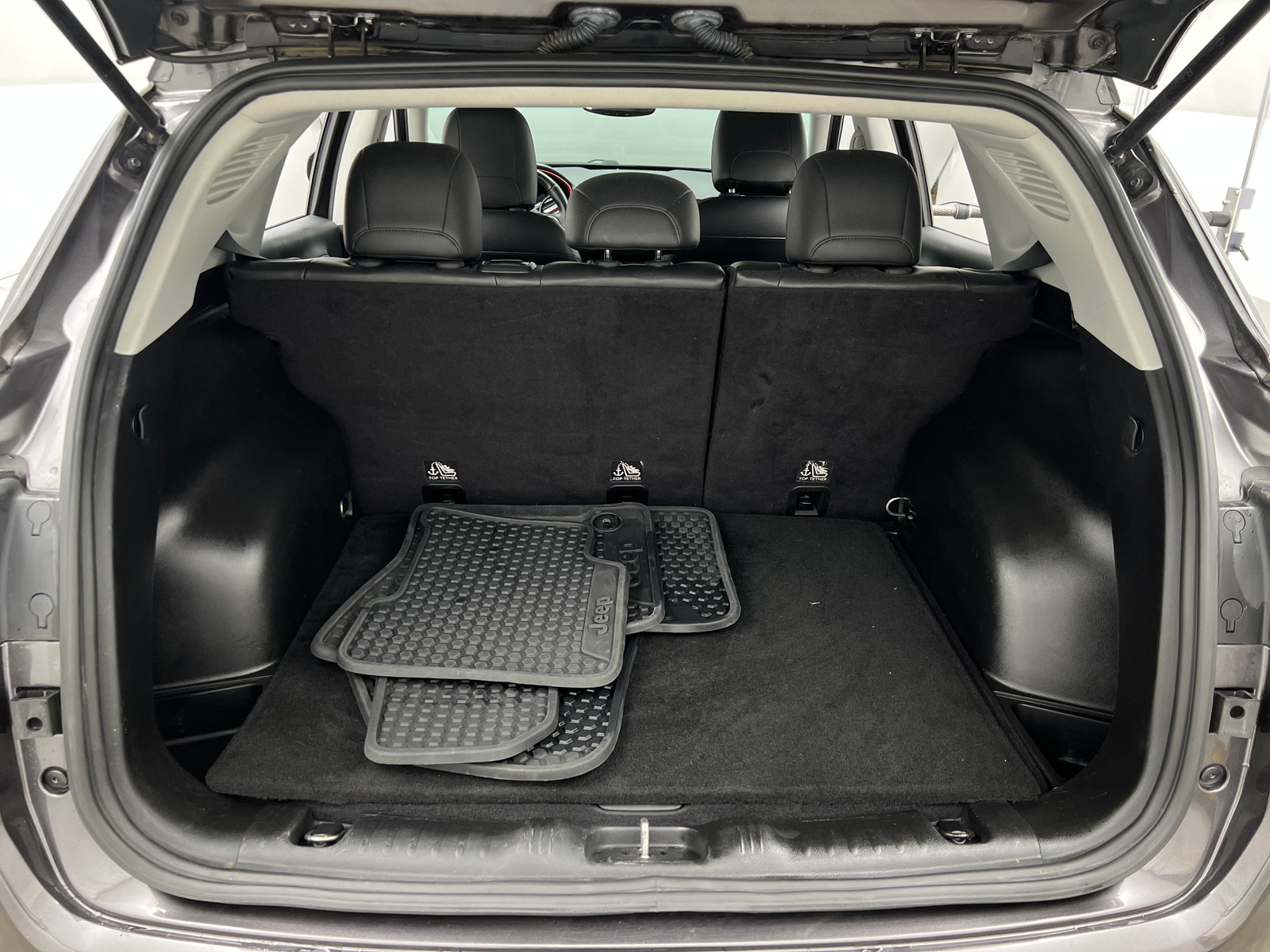 Thumbnail: 2018 Jeep Compass - 6