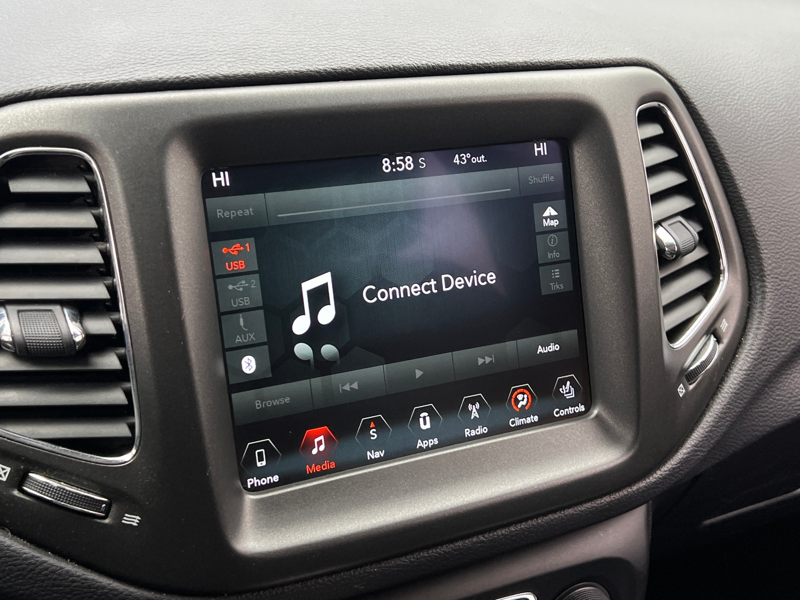 Thumbnail: 2018 Jeep Compass - 3