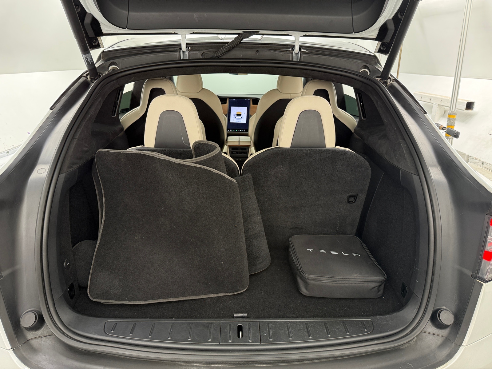 Thumbnail: 2020 Tesla Model X - 6