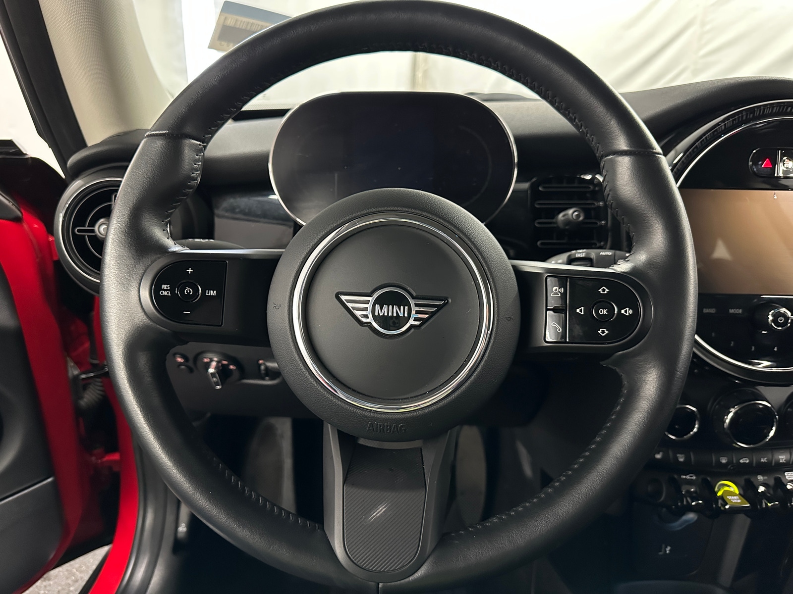 Thumbnail: 2024 MINI Cooper Hardtop - 4