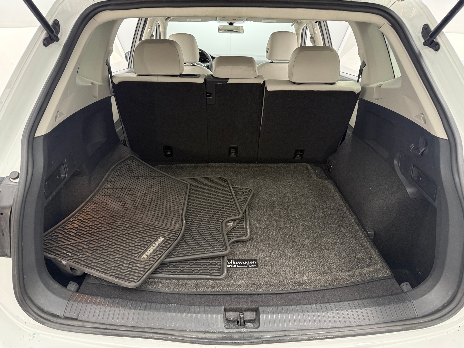 Thumbnail: 2020 Volkswagen Tiguan - 6