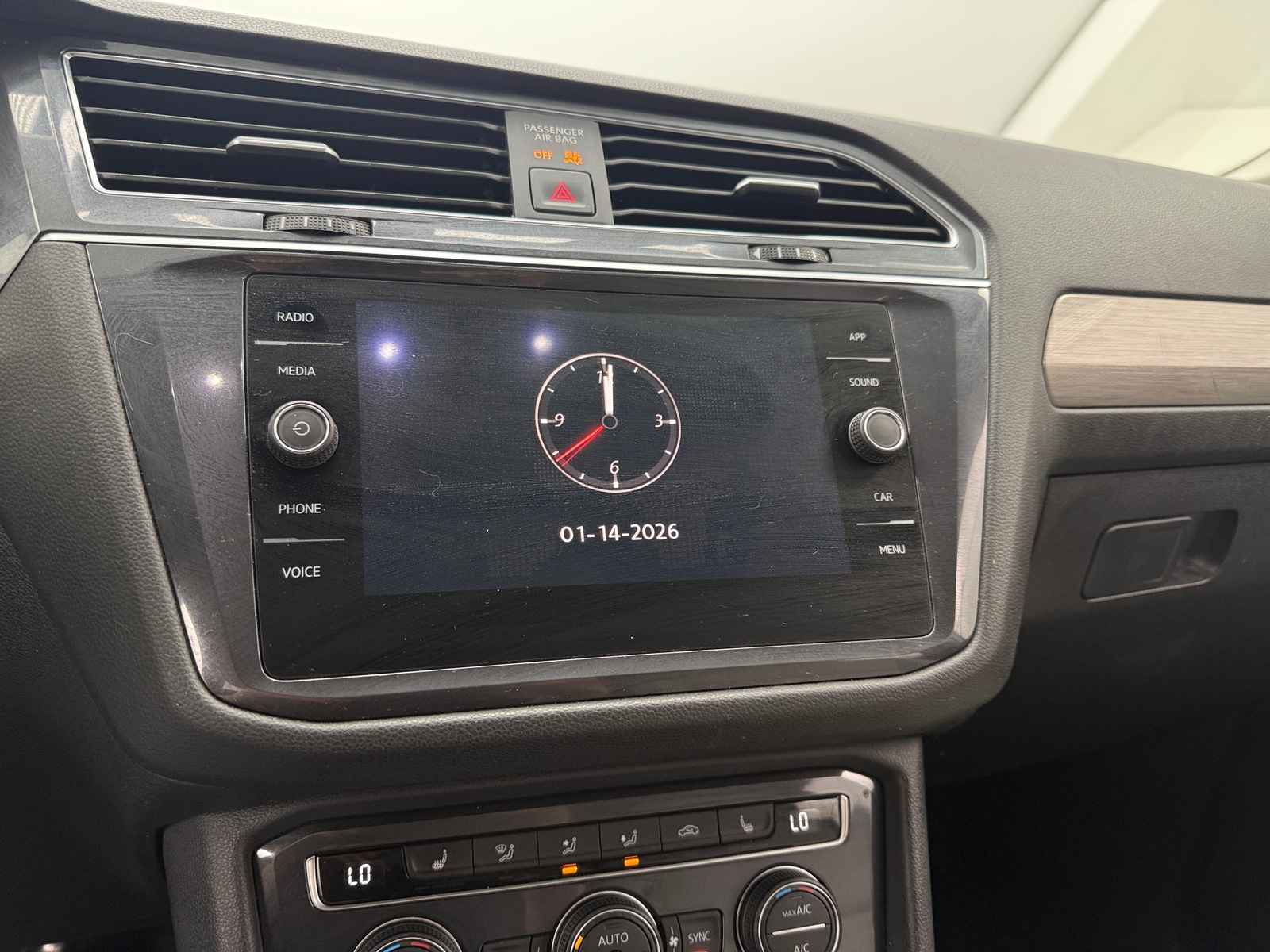 Thumbnail: 2020 Volkswagen Tiguan - 3