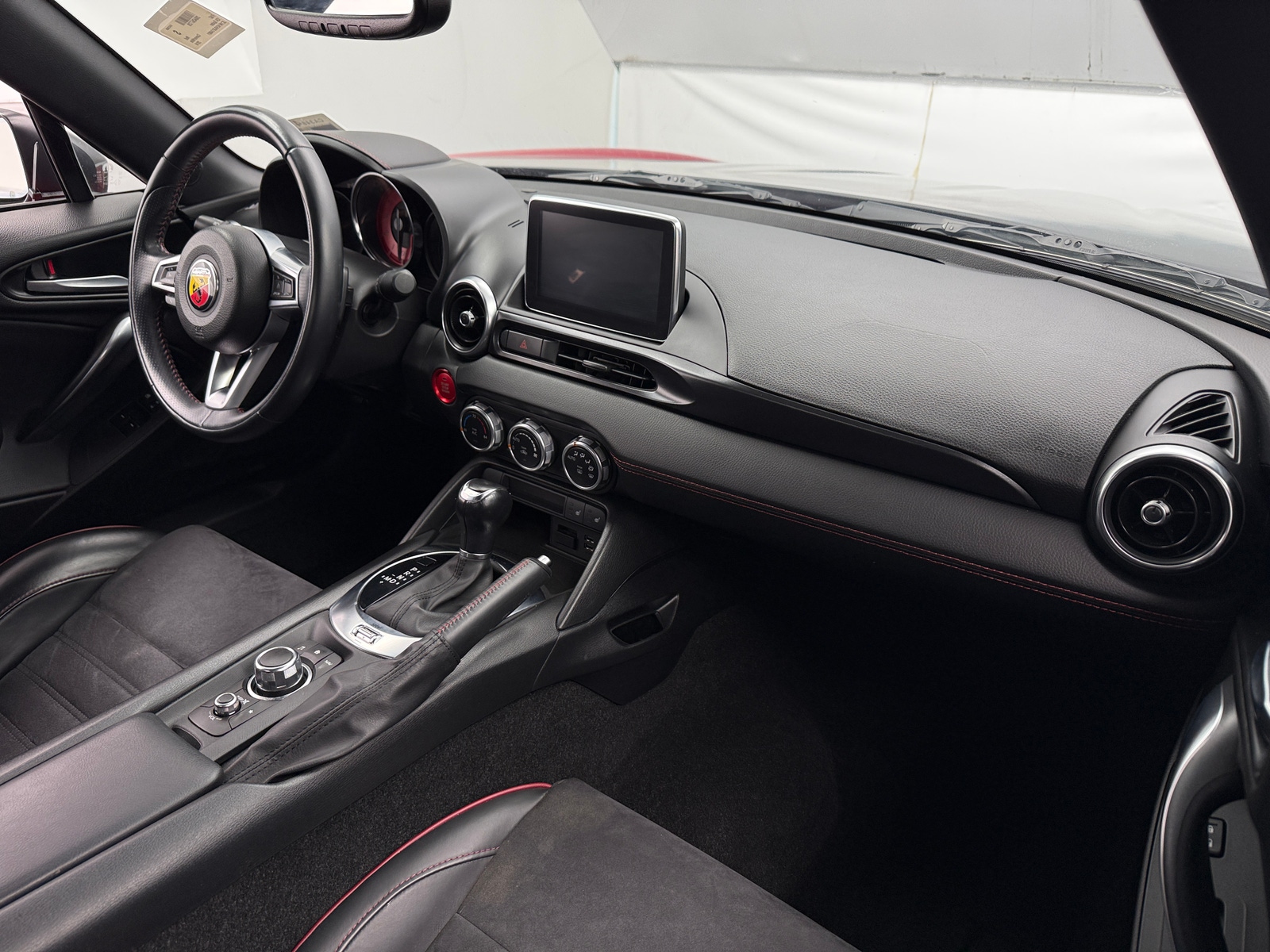 Thumbnail: 2018 Fiat 124 Spider - 2