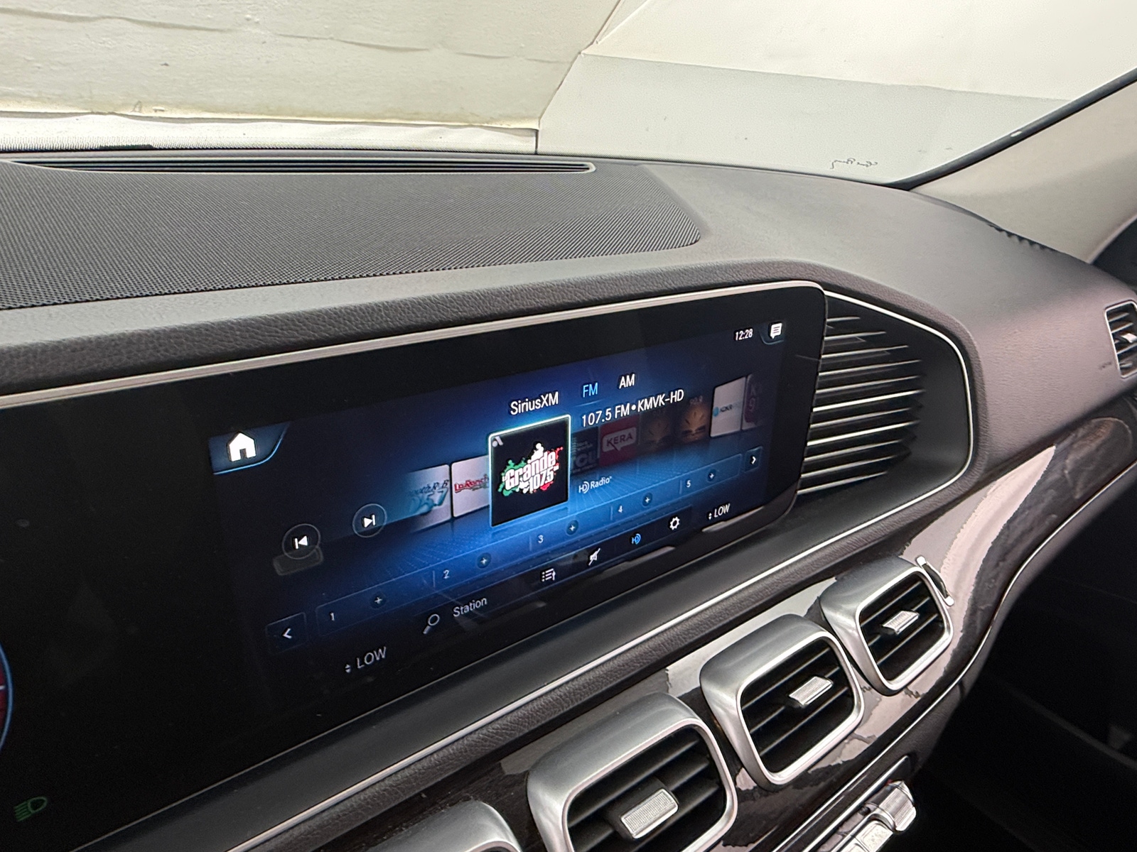 Thumbnail: 2023 Mercedes-Benz GLE - 3