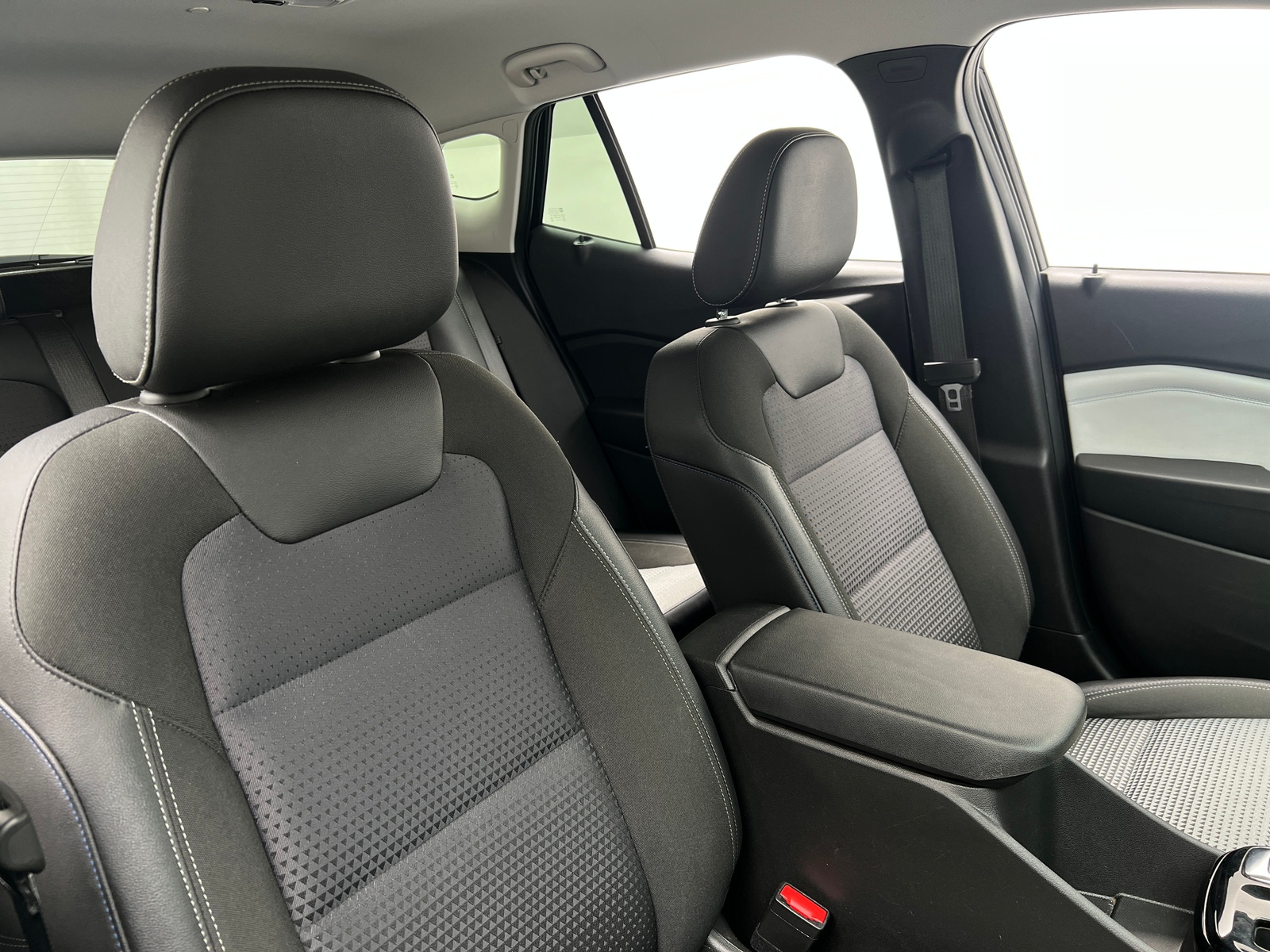 Thumbnail: 2025 Chevrolet Trax - 2