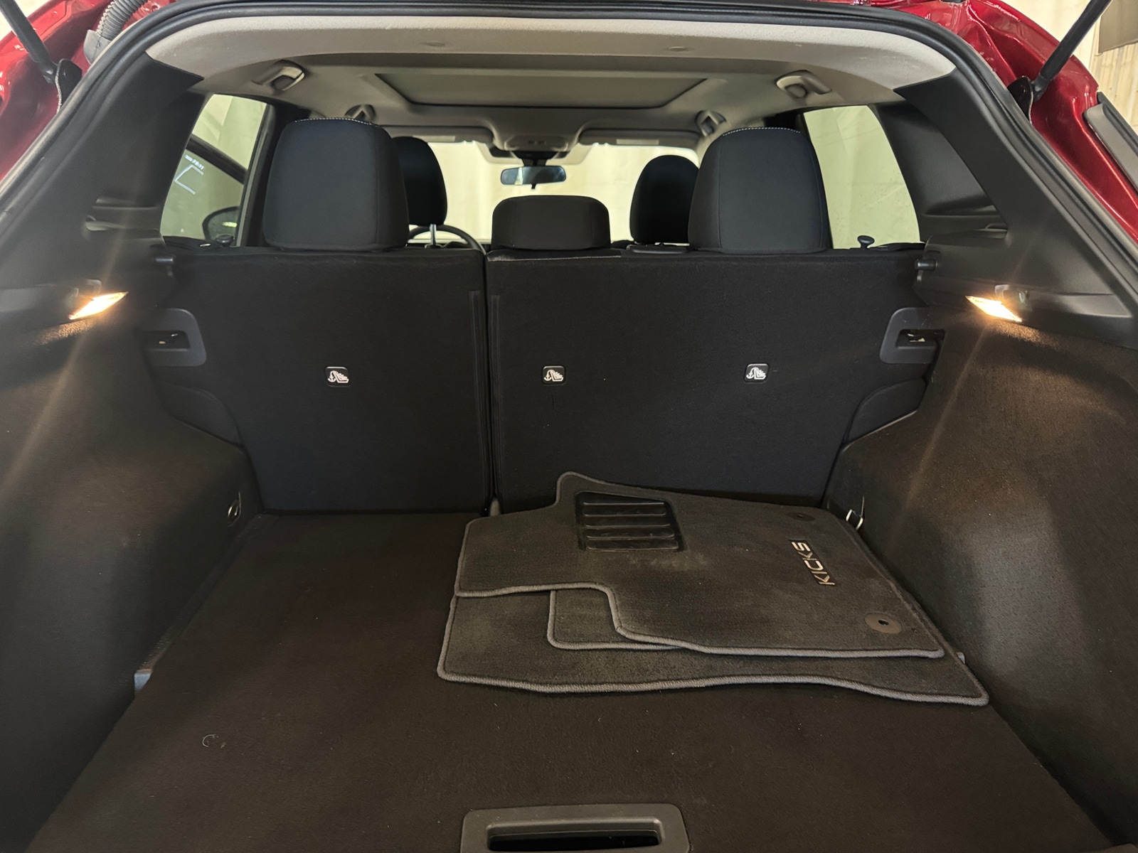 Thumbnail: 2025 Nissan Kicks - 7