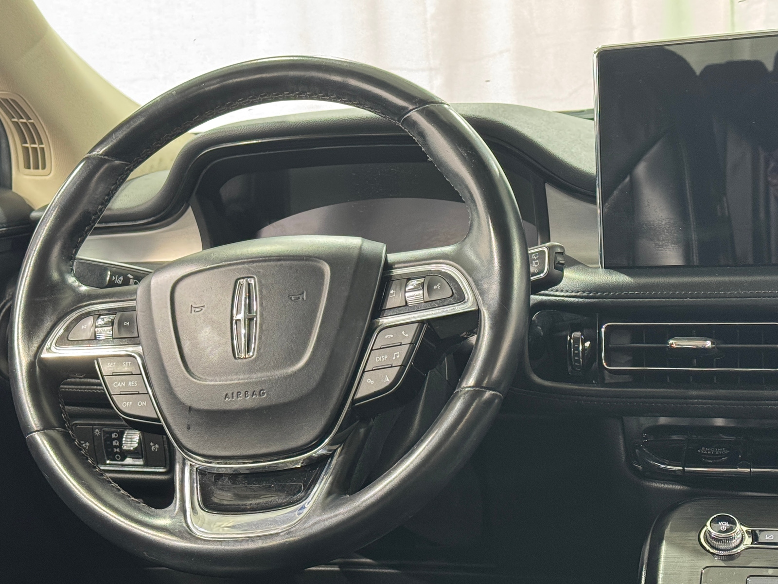 Thumbnail: 2021 Lincoln Nautilus - 4