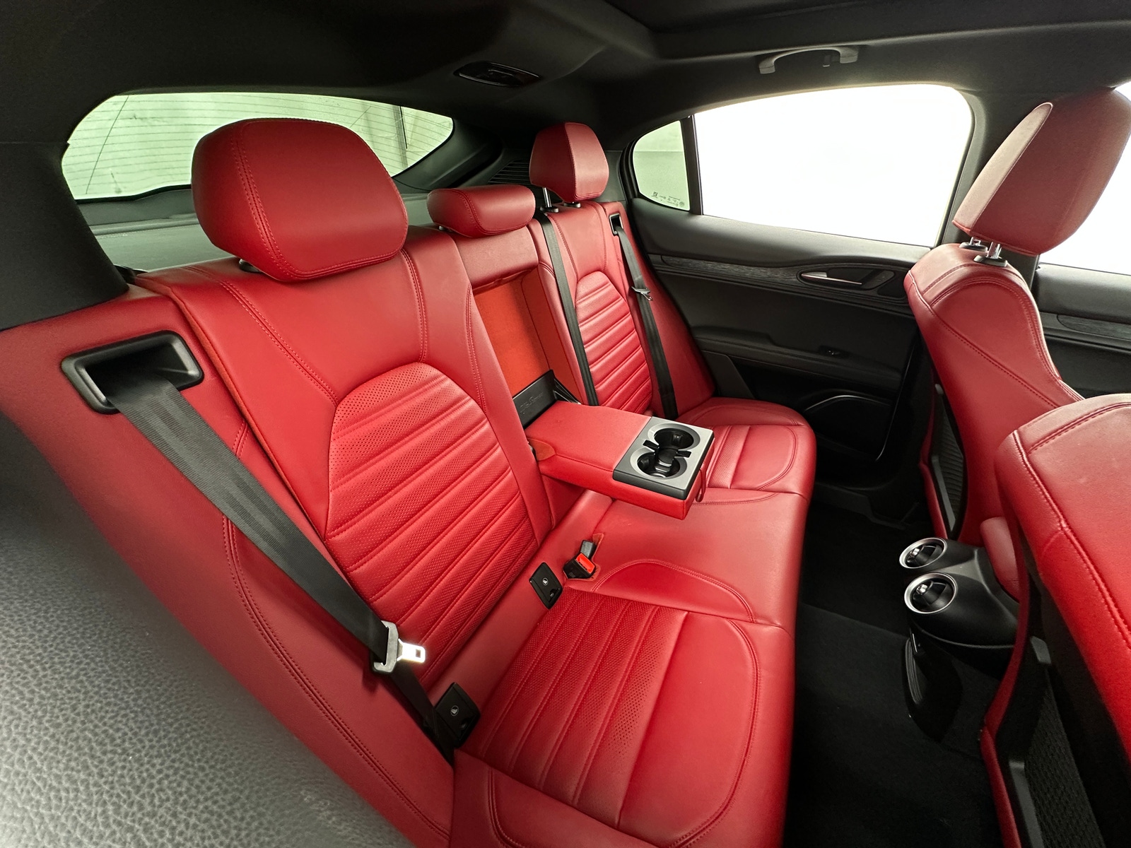 Thumbnail: 2022 Alfa Romeo Stelvio - 5