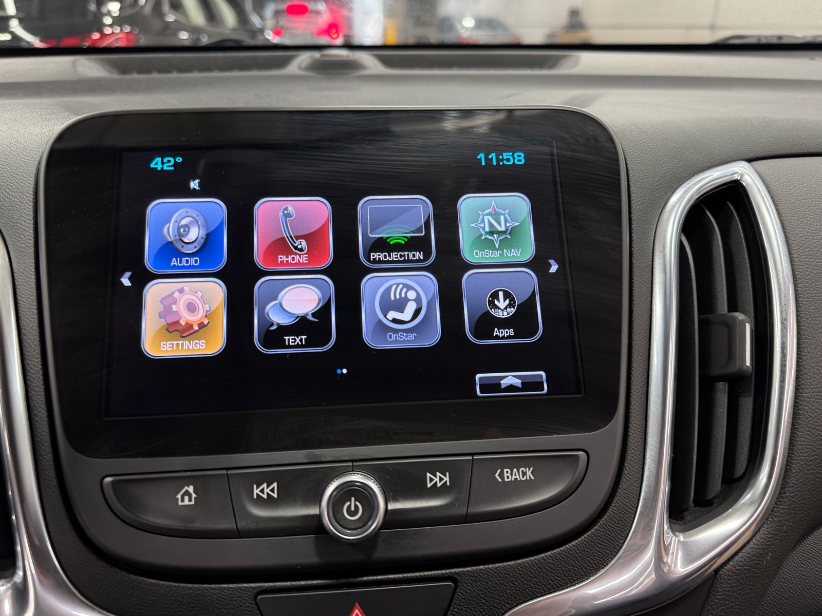 Thumbnail: 2018 Chevrolet Equinox - 4