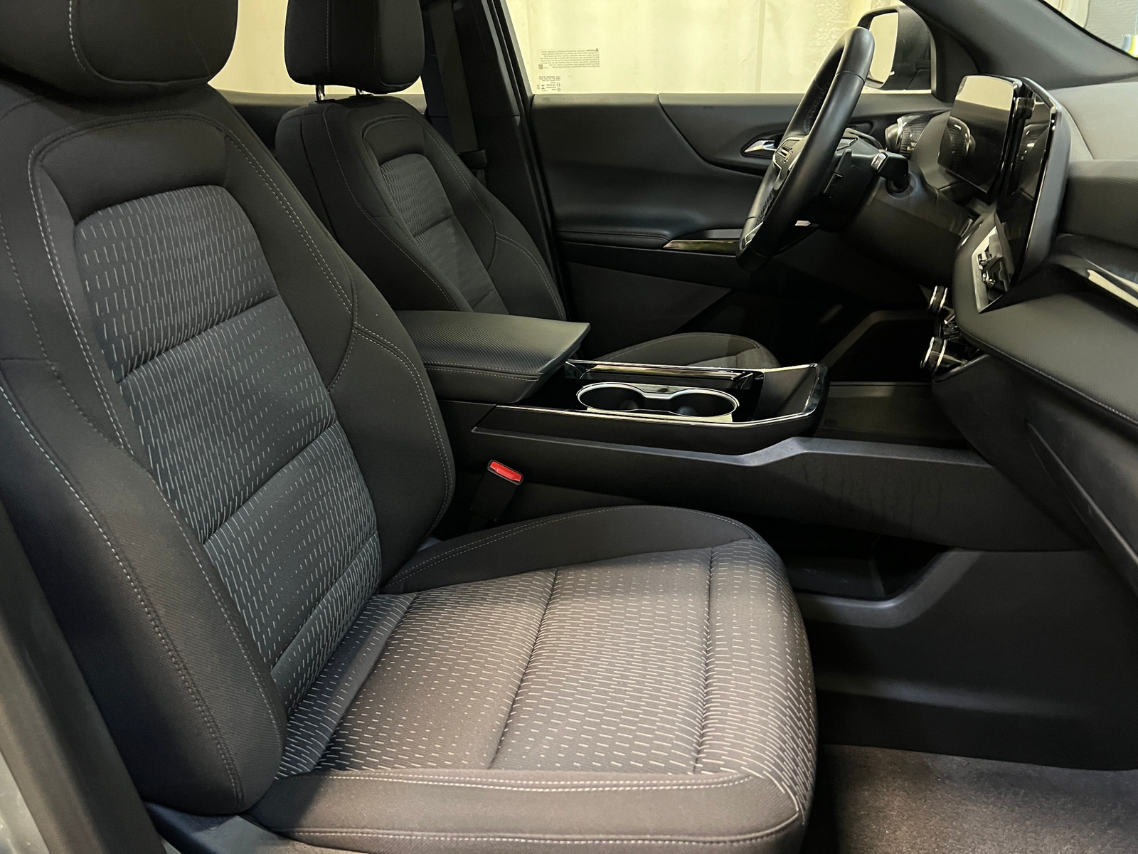 Thumbnail: 2025 Chevrolet Equinox - 2