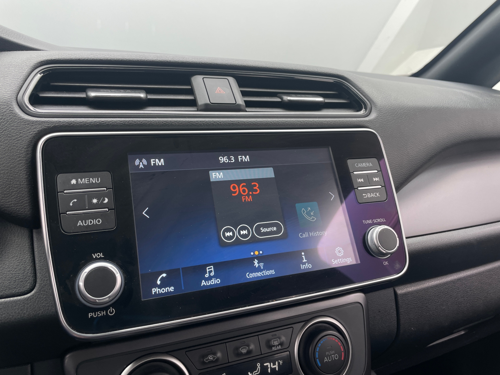 Thumbnail: 2025 Nissan Leaf - 4