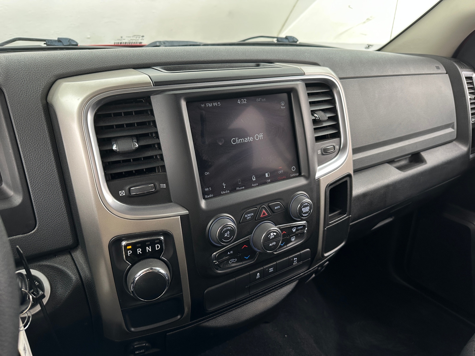 Thumbnail: 2019 RAM 1500 Classic - 4